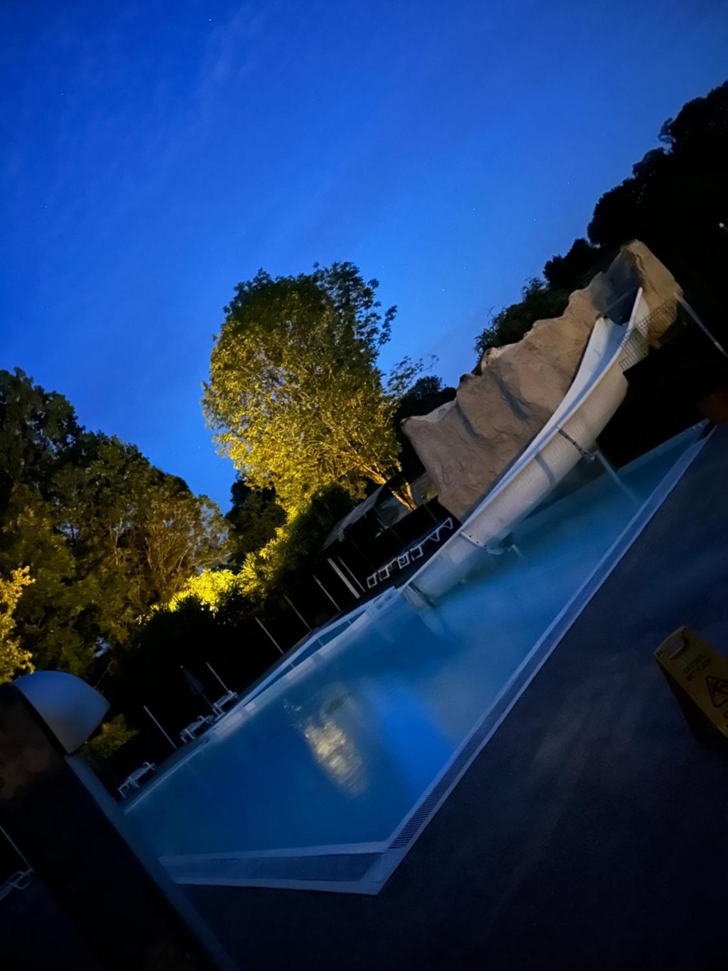 Chalet simple dans un quartier calme et naturel La Tardiere Extérieur photo